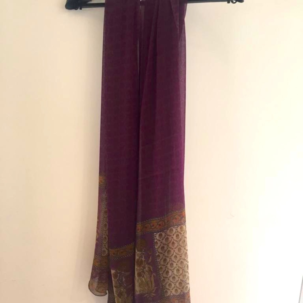 Woman’s Purple Print Scarf